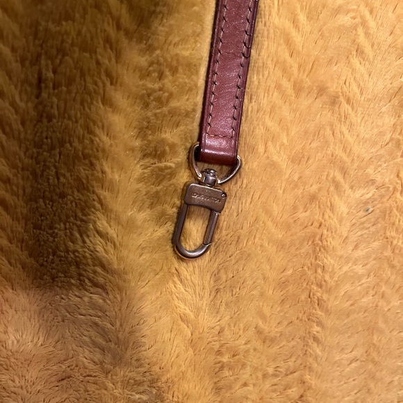 Authentic LOUIS VUITTON Adjustable Shoulder Strap Leather - Picture 6 of 17